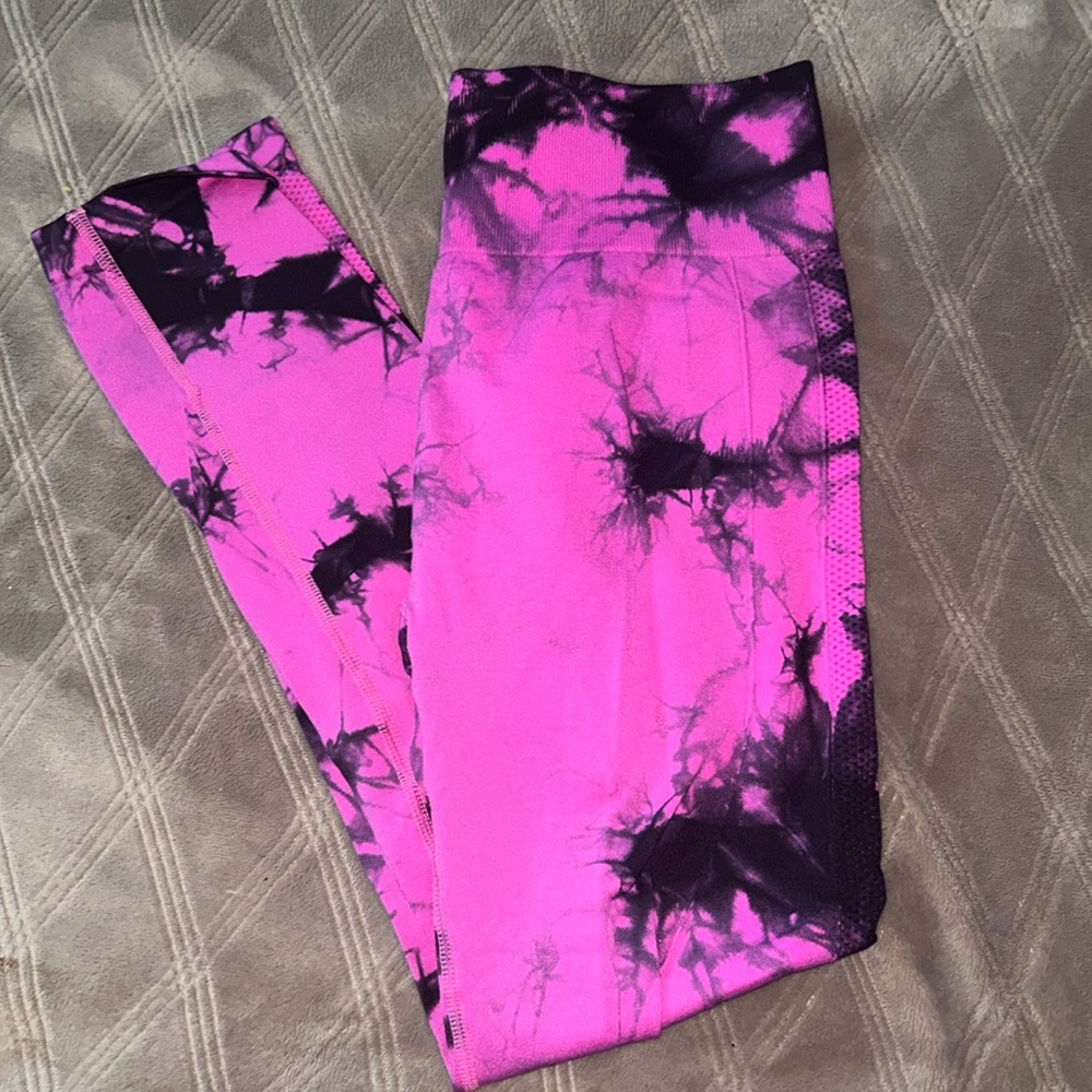Tie Dye Scrunch Leggings size Medium